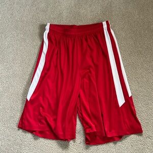 Men’s basketball shorts size large great condition